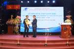 Hiệu trưởng Đại học Mở Thành phố Hồ Chí Minh là giáo sư ngành Kinh tế