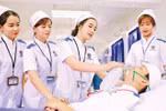 Bộ GD công bố điểm sàn nhóm ngành sức khoẻ, sư phạm, cao nhất lên tới 22,5