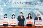 Hải Phòng: Hơn 1,2 tỷ được trao tặng cho chương trình “Sóng và máy tính cho em”
