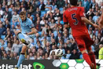 Dzeko ghi bàn, Man City cầm chắc ngôi á quân