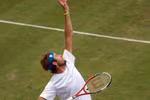 Video: Mardy Fish giao bóng thẳng vào mặt trọng tài biên