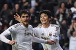 Swansea 2 - 2 Arsenal: Pháo thủ đánh rơi thắng lợi sau màn ngược dòng