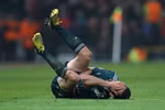 Vết thương của Arbeloa sau pha va chạm với Nani