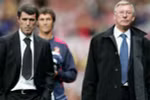 Thua đau, Sir Alex đi 'đấu khẩu' với trò cũ
