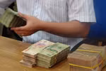 Giám đốc chi nhánh NH Đông Á nghi bị "gài bẫy" lãi suất
