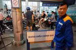 Xăng tăng giá thời điểm này hoàn toàn không hợp lý