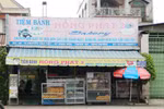 Hãi hùng tiệm bánh mì có giòi ở Bình Dương