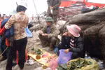 "Thuốc bổ" chết người bày bán như rau ở chợ quê
