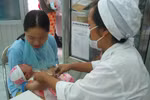 Vụ 3 trẻ tử vong sau khi tiêm vắc-xin: Nghi ngờ mũi tiêm có "chất lạ" 
