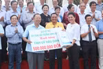 Lãnh sự Nam Phi tại TP.HCM tặng 500 triệu đồng trồng cây xanh tại Hậu Giang