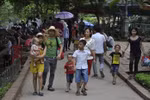 Công viên Thủ Lệ nhộn nhịp những ngày Quốc tế thiếu nhi