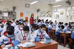 Học sinh đeo khẩu trang, trường học ở Hải Phòng phun thuốc phòng dịch Corona
