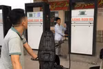 Giá xăng giảm mạnh, giá dầu giảm nhẹ