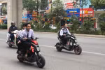Phụ huynh, học sinh Hà Nội thản nhiên vi phạm An toàn giao thông