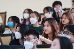 Chính phủ điều chỉnh lộ trình tăng học phí giúp trường đại học “thở phào”