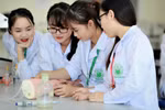 Học phí khối trường Y Dược đồng loạt giảm mạnh so với mức công bố đầu năm học