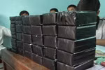 Chạy quá tốc độ bị phát hiện vận chuyển 140 bánh heroin và nhiều tiền