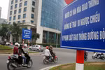 Cười đau bụng với biển chỉ đường "lạ đời" tại Việt Nam