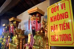 Chùm ảnh: "Tiện tay hối lộ"... Phật tổ và Thánh thần