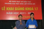 Báo GDVN trao 11 suất học bổng cho SV Đông Đô