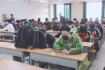 Sinh viên Đại học Công nghiệp Hà Nội lên giảng đường như ngồi trên đống lửa