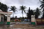Hàng trăm sinh viên phập phồng, lo lắng vì Trường bị thu hồi đất