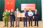 Tạp chí điện tử Giáo dục Việt Nam trao quà Tết cho 698 hộ nghèo Phú Thọ