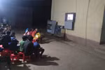 Không thể học trực tuyến, học sinh vùng khó chờ giải pháp của ngành giáo dục
