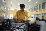 Tạ Đức Hùng, sinh viên giỏi nghề ô tô, khéo 'thắp lửa' Đoàn ở Đại học Sao Đỏ