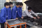 Không để sinh viên thực hành khi chưa hiểu rõ thiết bị, quy chuẩn an toàn