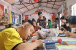 Trăn trở của "u Hoa" về sinh kế cho những đứa trẻ tật nguyền