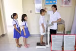 Gần 90 nhân viên y tế trường học ở Hà Nội bị cắt giảm phụ cấp gần 1 triệu/tháng
