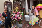 Ai còn than thở về cuộc sống hãy nhìn nghị lực của cô gái 7 tuổi mới biết ngồi