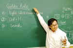 Tiến sĩ bỏ lương trăm triệu về mở lớp học 1 đô la