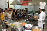 Bảo đảm an toàn trong phòng chống dịch COVID-19 với bếp ăn cơ sở giáo dục
