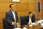 Nhân dân bức xúc vì luật chờ thông tư