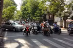Hạn chế phương tiện cá nhân, dân đi lại bằng gì?