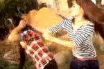 Xôn xao clip 'nữ sinh Hà Nội' đánh 'nữ sinh Nghệ An'