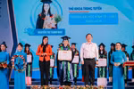Thủ khoa ĐH Kinh tế - Luật chia sẻ bí quyết học tốt: Nghiêm khắc với chính mình!