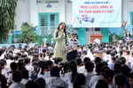Có GV trù dập vì học sinh không đi học thêm cũng là 1 dạng bạo lực học đường