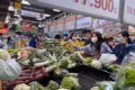Yêu cầu bảo đảm nguồn hàng hóa, nhu yếu phẩm đầy đủ cho Thành phố Hồ Chí Minh
