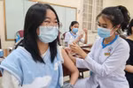 Chính phủ yêu cầu đẩy nhanh tốc độ tiêm vaccine cho học sinh