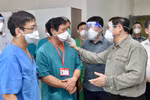Thủ tướng Phạm Minh Chính kiểm tra, chỉ đạo, động viên chống dịch tại Bình Dương