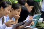 SV Ngoại Thương tuyên bố: Lương dưới 1.000 USD không làm?