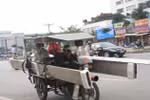 Những kiểu “làm xiếc” trên đường phố Hà Nội