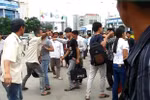 Sĩ tử đi thi: "Món mồi béo bở” cho xe ôm, xe khách chặt chém