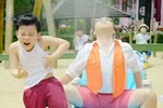 Tiết lộ bất ngờ về cậu bé gốc Việt nhảy trong 'Gangnam Style' 