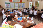 Vào lớp 6 con chúng tôi phải học thêm tối ngày ​