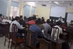 "Thạc sĩ không đầu" và nỗi buồn trí thức