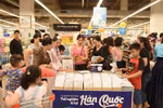 Hàng trăm khách hàng trải nghiệm “thiên đường” mỹ phẩm xứ Kim Chi tại VinMart